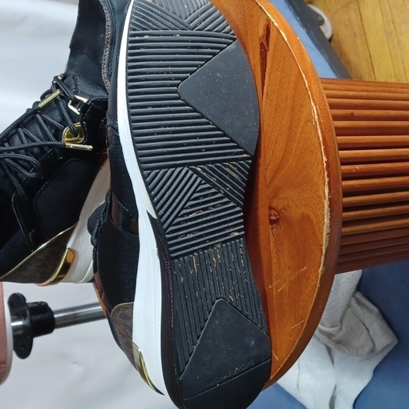 Michael Michael KORS WEDGE HEEL SHOES SIZE 11 IN A BEAUTIFUL BLACK ⚫️ - Picture 7 of 8